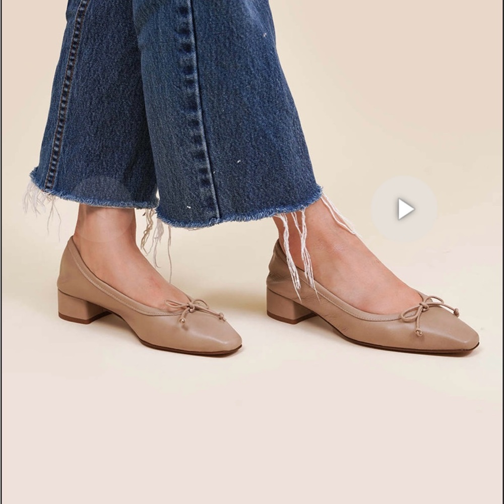 About Arianne Mina Pumps, Tan, Size 36 NIB